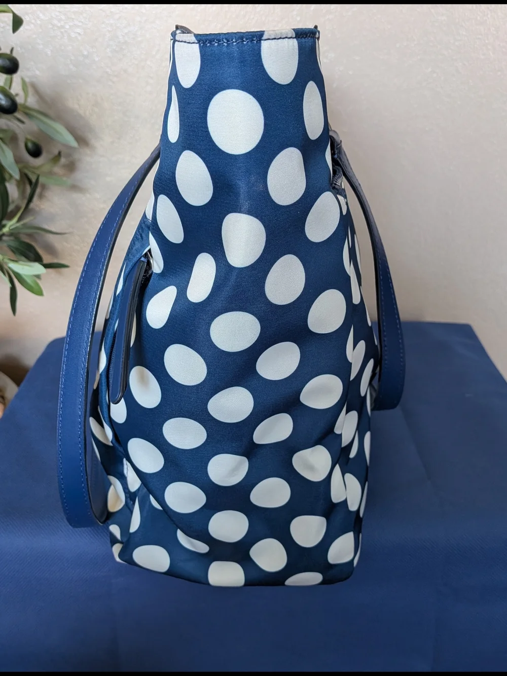 kate spade stylish spacious